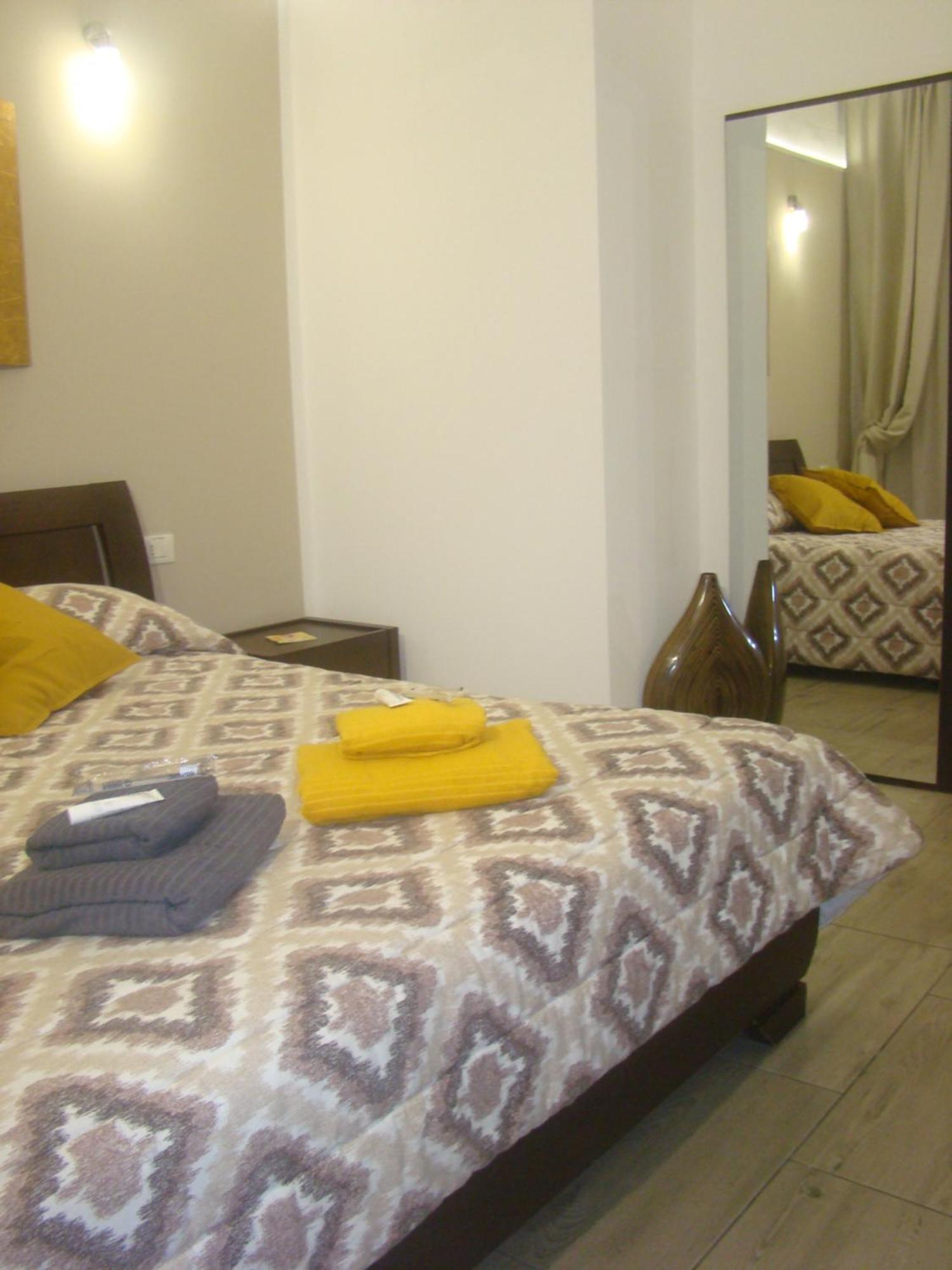 Exclusive House In The Center Apartman Catania-Fontanarossai nemzetközi repülőtér Kültér fotó